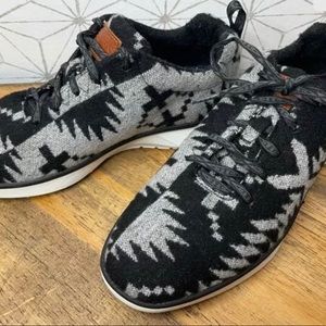 🍄NEW PENDLETON WATER RESISTANT SNEAKER🍄